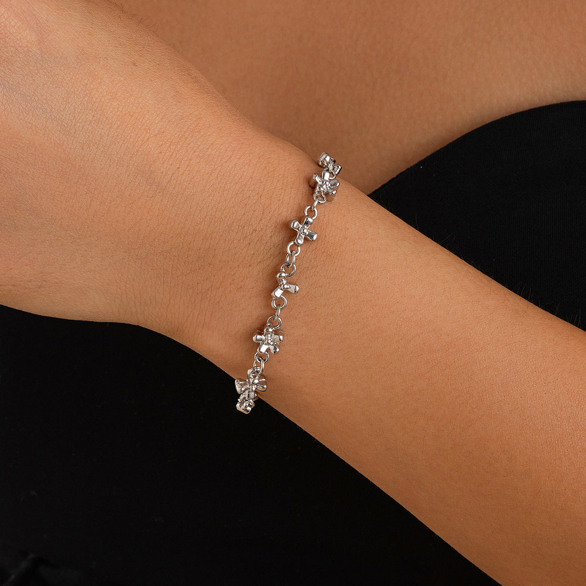 Diamond-encrusted Floral Necklace