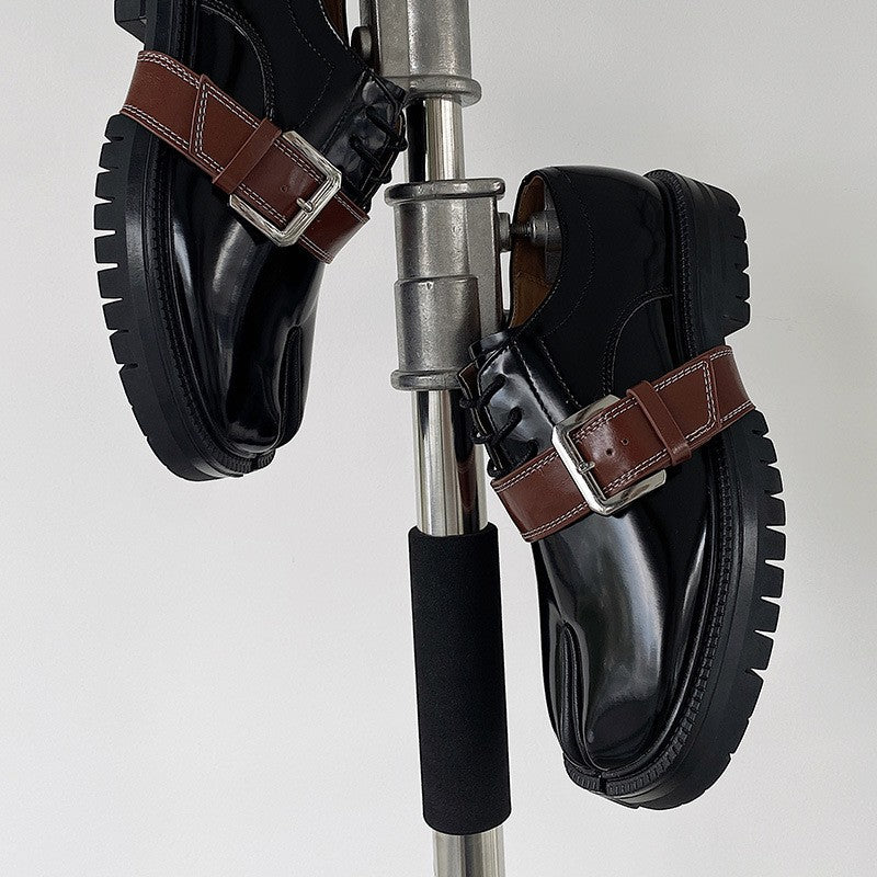 Tabi Buckle Shoe