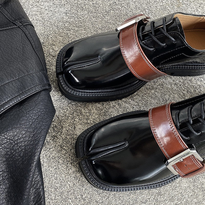 Tabi Buckle Shoe
